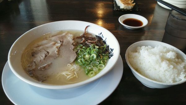 「博多ラーメン620円」@麺屋小鉄の写真