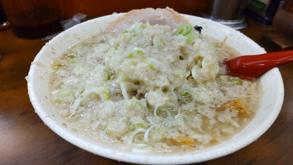 「ラーメン ネギ多め、背脂多め」@らーめん弁慶 門前仲町店の写真