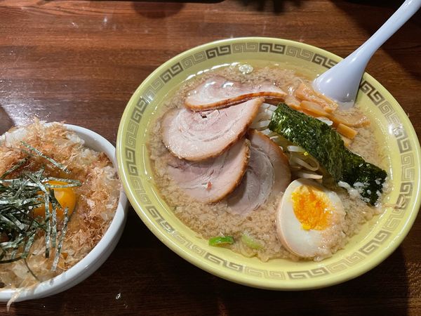 「チャーシュー麺 + ニャン玉ご飯」@江川亭 八王子北店の写真