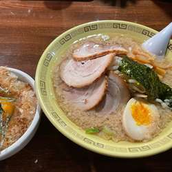 チャーシュー麺 + ニャン玉ご飯