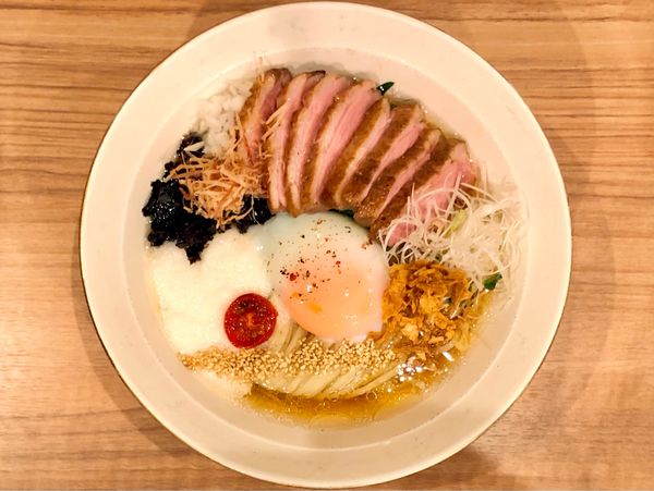 「★＜水曜日特別営業＞鴨と煮干し冷製昆布水和え蕎麦🍜¥1,400」@麺処 ほん田 秋葉原本店の写真