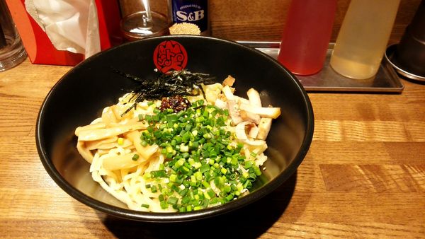 「油そば700円」@油ソバ専門店 山ト天 東京スクエアガーデン店の写真