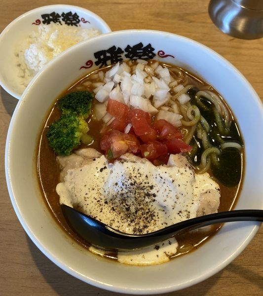 「【限定】冷やしみそトマトチーズらーめん　１２００円」@らーめん 雅楽 GARAKUの写真