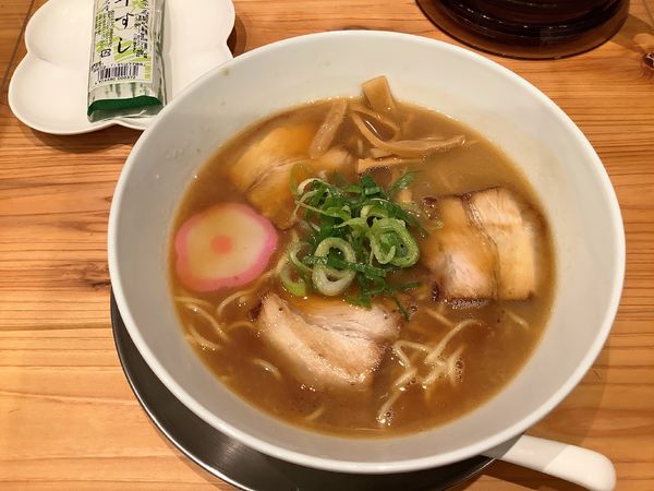 「中華そば + 早寿司（鯖の押し寿司）」@井出商店  新横浜ラーメン博物館店の写真