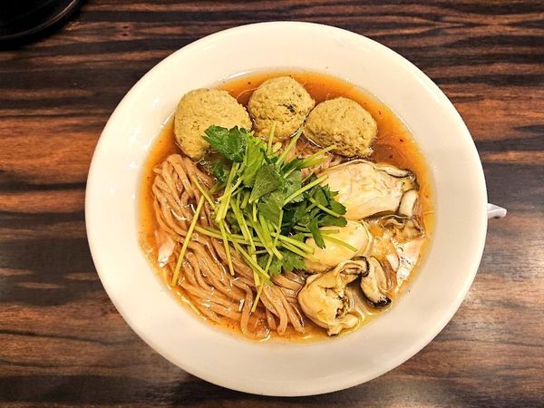 「仙鳳趾牡蠣の冷やし（醤油）」@稲荷屋の写真