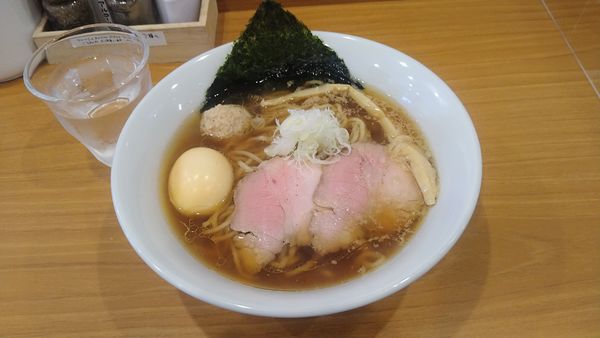 「醤油らーめん¥900+燻製たまご¥100-」@しののめヌードルの写真