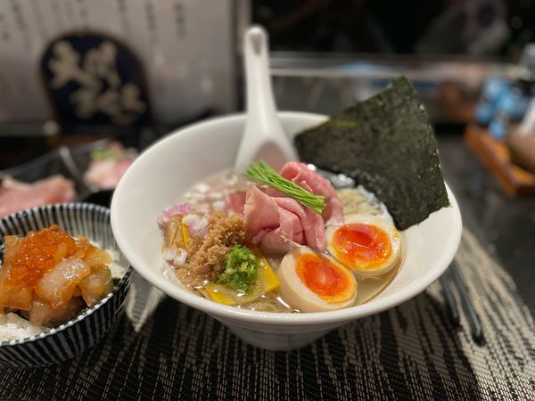 「【限定】冷やしらぁ麺（真昆布水×しじみ出汁）¥1200」@酒肴場 屯の写真