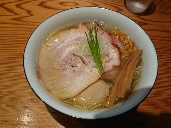 「特製塩らあめん」@らぁめん鴇の写真