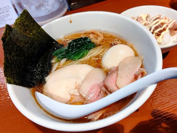 「特製貝だし醤油ラーメン(並盛・140g)1,080円」@麺屋 わくやの写真