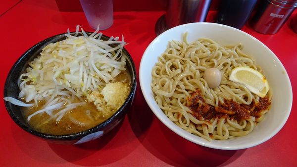 「つけ麺少な目（930円）ニンニクラー油」@麺屋HEROの写真