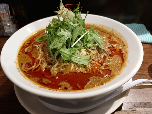 「担々麺(黒)辛さ4」@うさ担 浦和本店の写真