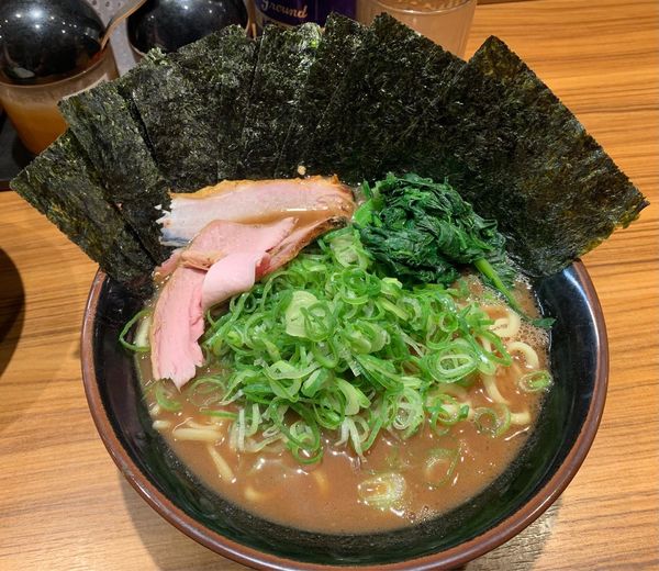 「のり青ネギラーメン+ライス ¥960+¥50」@横浜家系らーめん 輝道家の写真