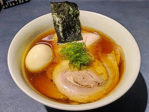 「醤油RAMEN 全乗せ」@うずとかみなりの写真