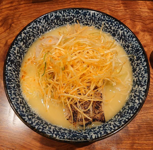 「濃厚鶏そば+味玉+辛ネギ(1080円)」@鶏そば 一瑳の写真