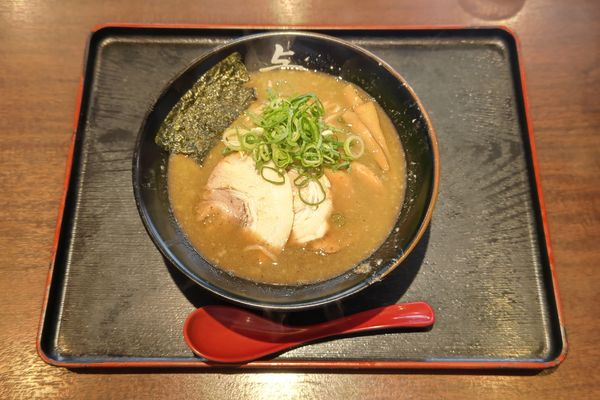 「とんこつ」@ラーメン与七 堅田店の写真