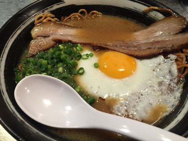 「目玉焼麺」@焼麺 劔の写真
