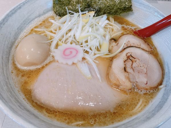 「特製特濃塩そば＋小ライス」@麺屋 なるとの写真