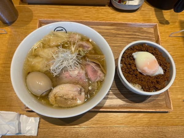 「特製わんたんめん＋肉そぼろ温玉ご飯」@中華そば 二階堂の写真