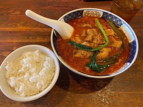 「排骨担々麺（ライス付き、大辛）1,100円」@支那麺 はしご 銀座八丁目店の写真