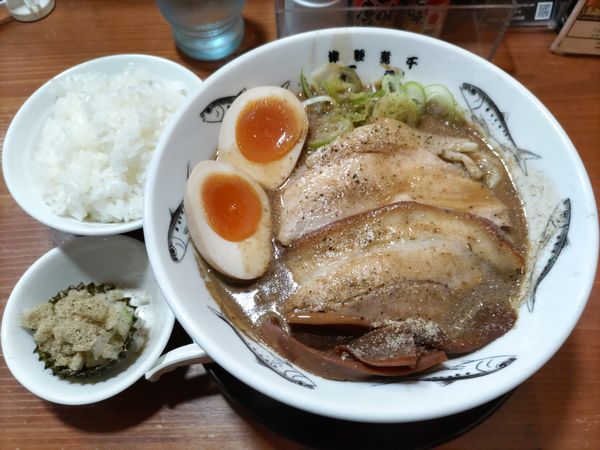 「ごくにぼMAX·味玉·のりカップ·ライス」@長尾中華そば 東京神田店の写真