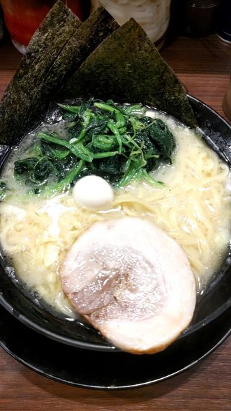 「塩ラーメン並➕ほうれん草」@金町商店の写真