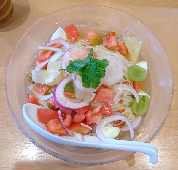 「海老とトマトと果実の冷麺【夏季限定】(辛口)＋大盛」@中華蕎麦 はるの写真
