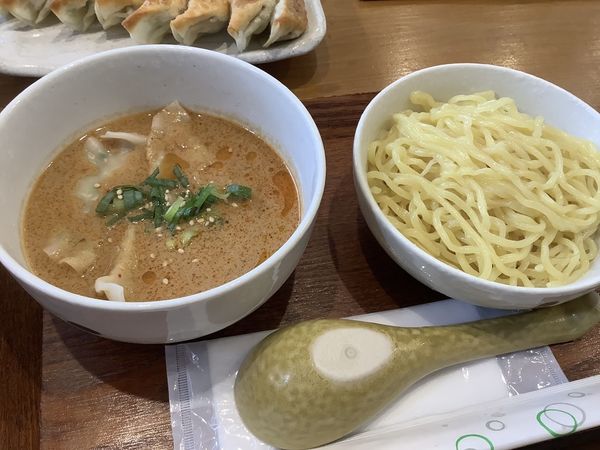 「坦々水餃子＋つけ麺　税別690円」@餃子屋 ヒロの写真