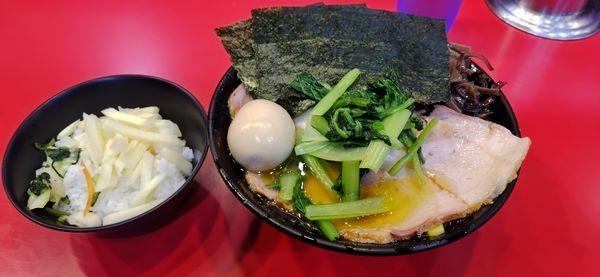 「チャーシュー麺、味玉、キクラゲ、ライス」@家系総本山 ラーメン吉村家の写真