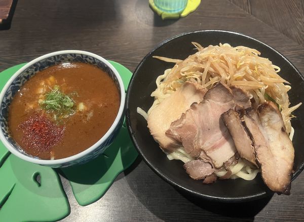 「辛つけ麺　全のせ1250円」@仙臺 くろくの写真