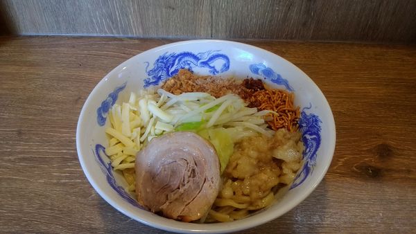 「まぜそば730円」@ジャンクガレッジ しらこばと公園前店の写真