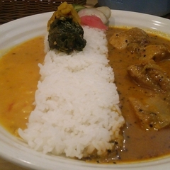 カレー&オリエンタルバル 桃の実の画像