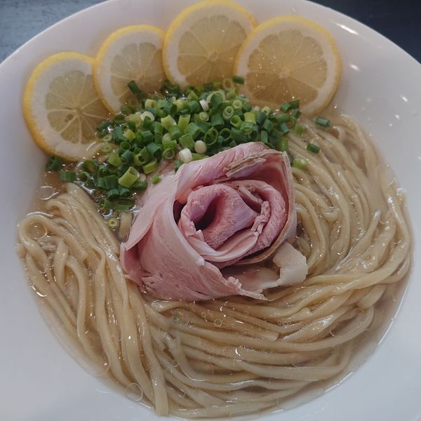 「冷製しおレモンらーめん950円(無料大盛)」@僕家のらーめん RAKUGAKIの写真