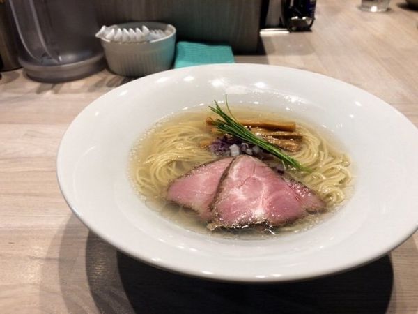 「宍道湖しじみ中華蕎麦〈塩〉」@宍道湖しじみ中華蕎麦 琥珀 東京本店の写真