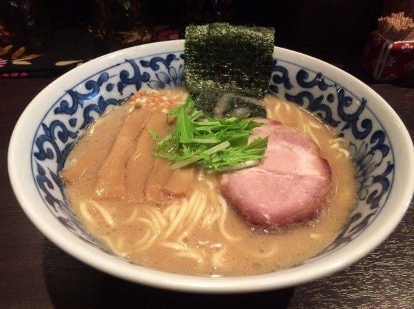 「らー麺」@九段 斑鳩 市ヶ谷本店の写真