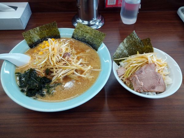「ねぎ味噌ラーメン800円＋ねぎ丼セット200円」@ラーメンショップ 春日井店の写真