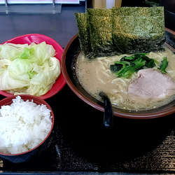 『塩ラーメン+中盛+キャベツ(¥740+100+100)』