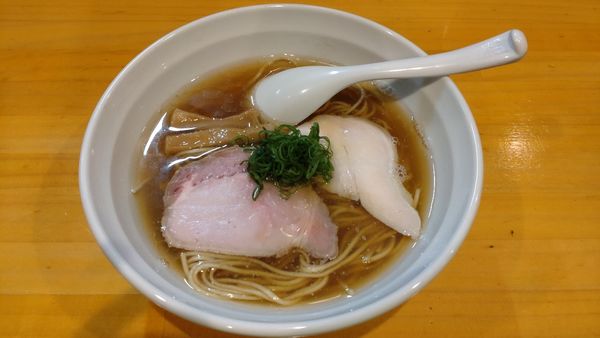 「白醤油らーめん」@麺響万蕾の写真