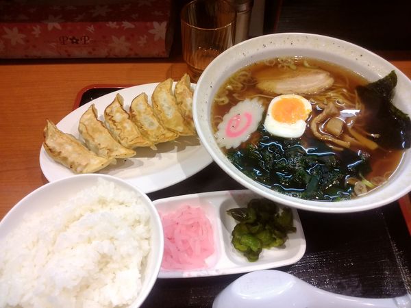 「健太餃子と佐野ラーメンセット1,150円」@宇都宮餃子館 健太餃子 東口店の写真