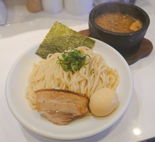 「辛刺激つけ麺味玉」@ぶっと麺 しゃにむにの写真