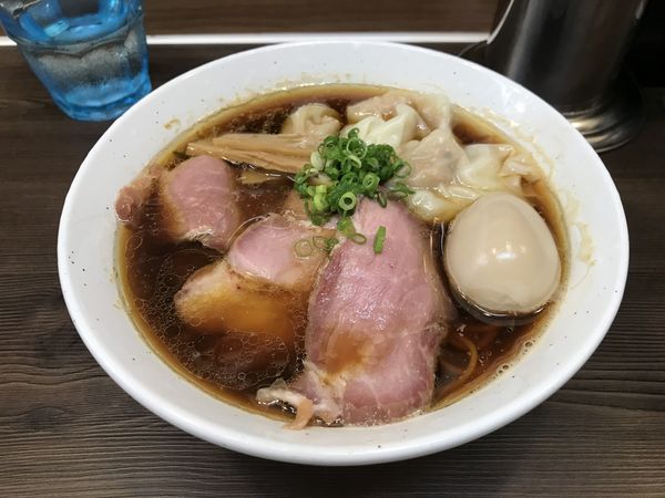 「特製中華そば 900円」@中華そば さわの写真