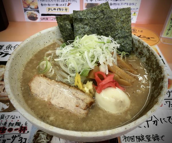 「ど濃厚魚介とんこつラーメン(980¥)」@ど濃厚魚介豚骨ラーメン 極の写真