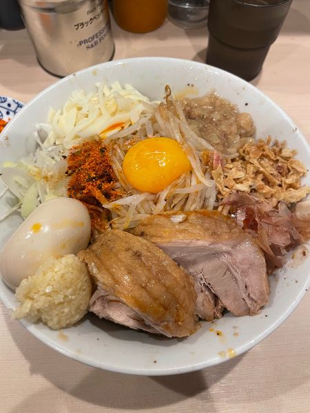 「冷やしまぜそば　豚　味玉」@鷹の目 蒲田店の写真