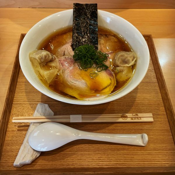 「わんたん醤油チャーシュー麺」@飯田商店 湯河原本店の写真