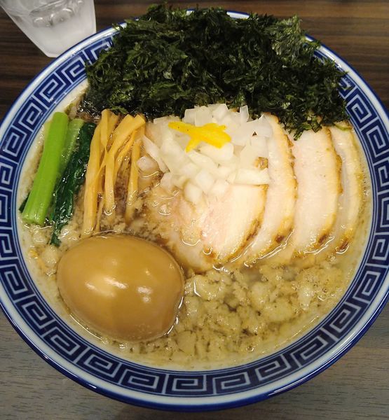 「特製烏賊背脂煮干し中華そば」@錦糸町中華そば さん式の写真