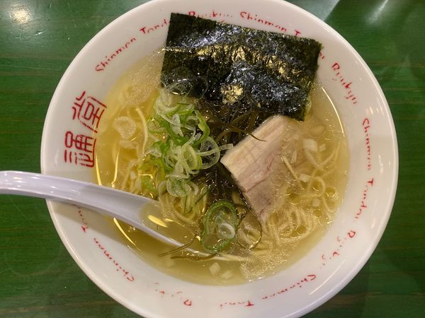 「うま塩ミニラーメンおんな味」@琉球新麺 通堂 横浜ラーメン博物館店の写真