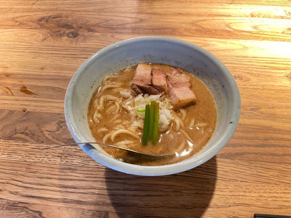 「らーめん【チャーシュー】ゆず麺」@和醸良麺 すがりの写真