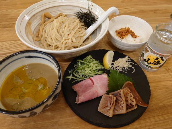 「【季節限定】烏賊肝と煮干しのつけそば（飯割り付）1100円」@中華そば きなりの写真