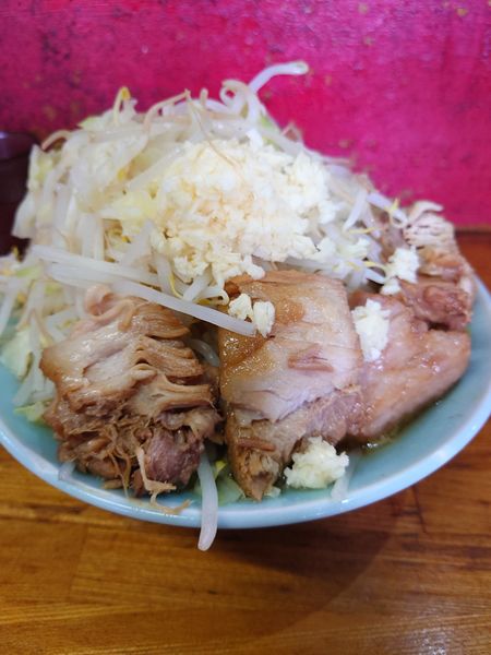 「チャーシュー麺　野菜マシ  ニンニク」@ラーメン髭の写真