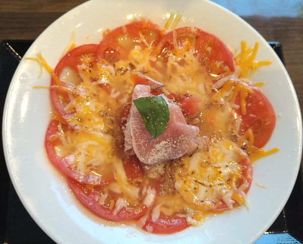 「【限定】北本トマトタンメン＋チーズ&生ハムのせ＝￥1150」@湯菜坊の写真