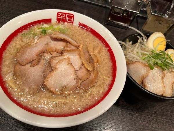 「肉そば¥890+麺大盛W¥220+トッピングセット¥290」@千石自慢ラーメン 本店の写真